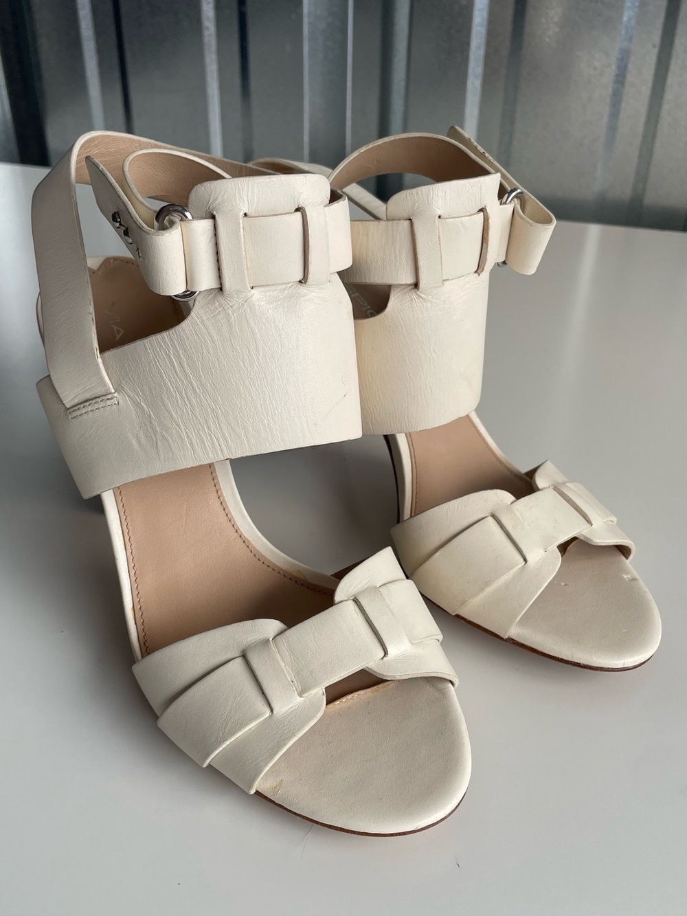 Viva Spiga White Leather Heels Size 7.5 Made in Italy Strappy Sandals